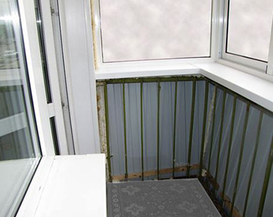 Остекление балкона в хрущевке – как выбрать и согласовать?